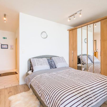 Luxueuze Vakantiestudio Met Zeezicht En Terras In Oostende Ngoại thất bức ảnh