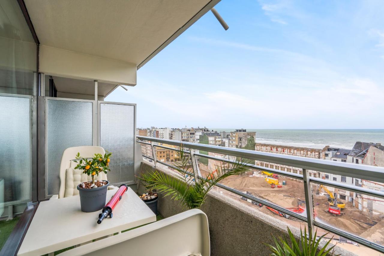 Luxueuze Vakantiestudio Met Zeezicht En Terras In Oostende Ngoại thất bức ảnh