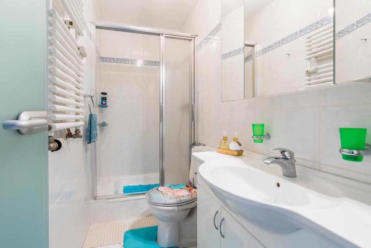 Luxueuze Vakantiestudio Met Zeezicht En Terras In Oostende Ngoại thất bức ảnh