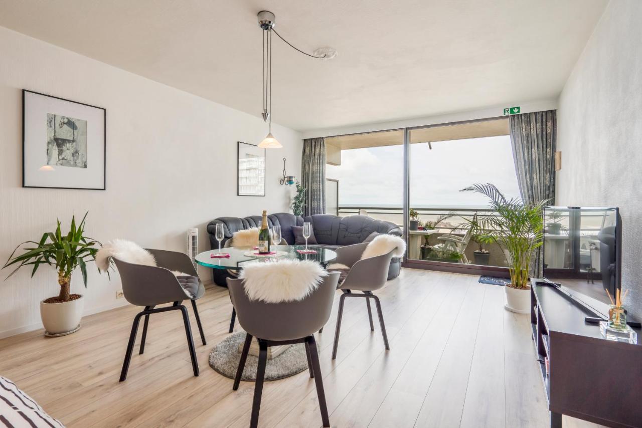 Luxueuze Vakantiestudio Met Zeezicht En Terras In Oostende Ngoại thất bức ảnh