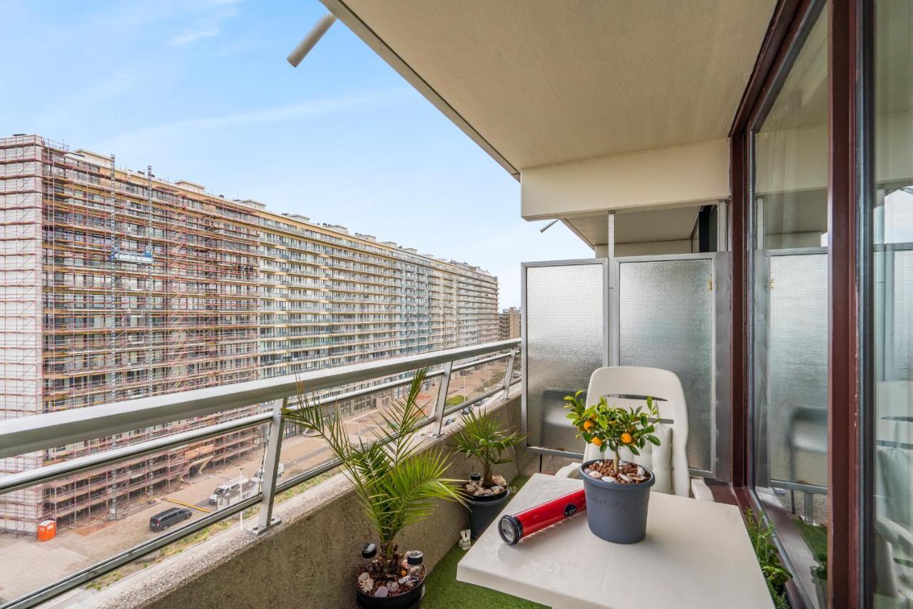 Luxueuze Vakantiestudio Met Zeezicht En Terras In Oostende Ngoại thất bức ảnh