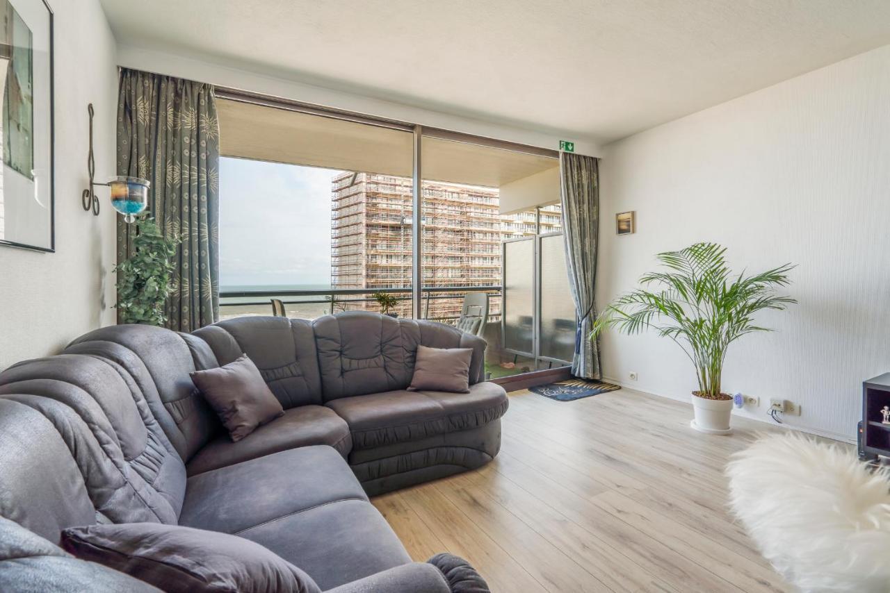 Luxueuze Vakantiestudio Met Zeezicht En Terras In Oostende Ngoại thất bức ảnh